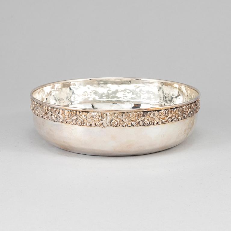 A silver 800 bowl.