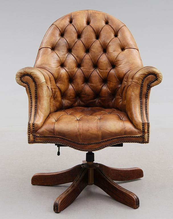 FÅTÖLJ, England, 1900-talets mitt.