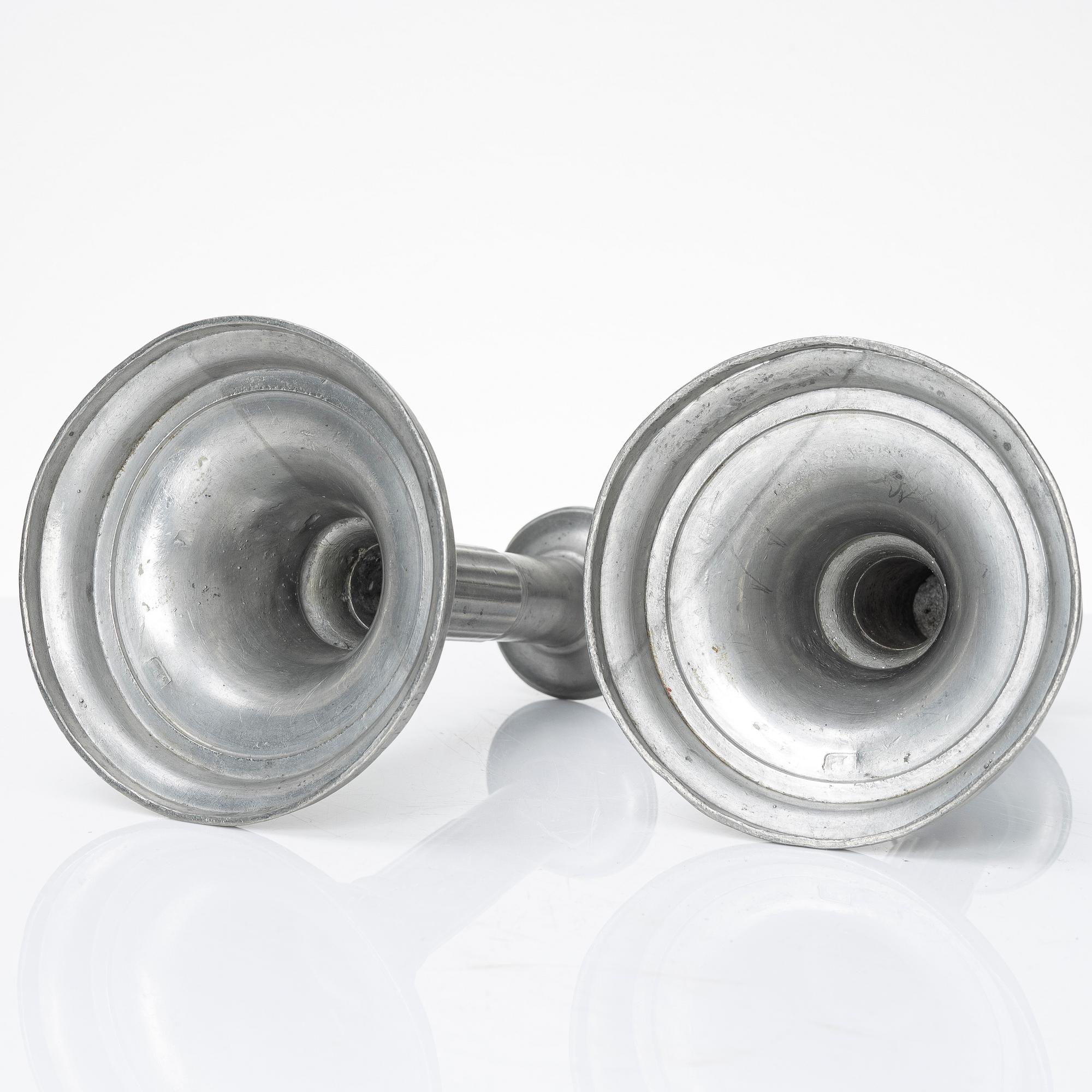 Ljusstakar, 2 par, tenn, bl.a. Israel Berglund, Malmö, 1800-tal.