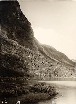 LUDVIG WÄSTFELT, fotografier, 5 st. Några bär djuptryckstämpel från hans ateljé och ett par dat år 1921 o 1922.