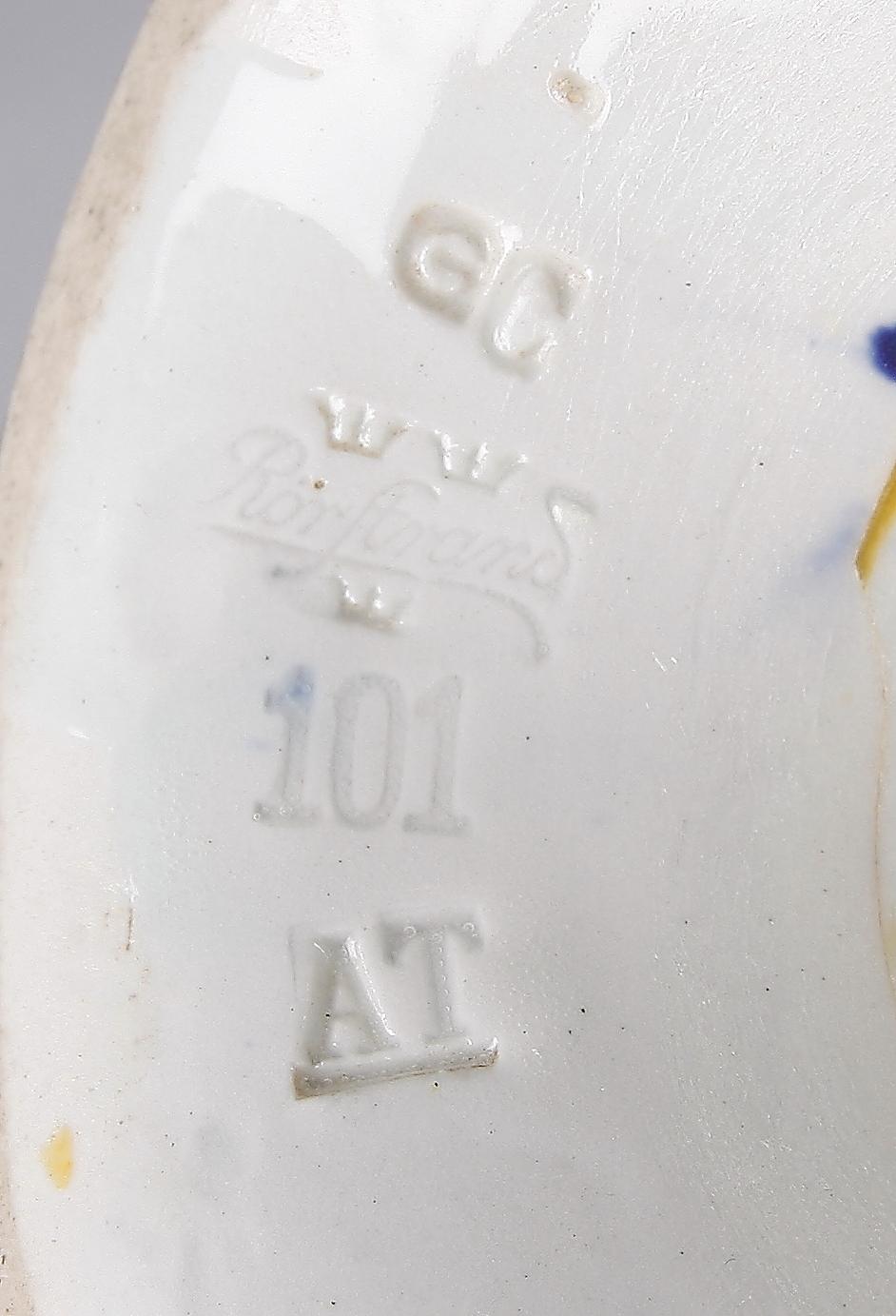 FOTOGENLAMPA samt YTTERFODER, keramik, Rörstrand, 1900-talets början.