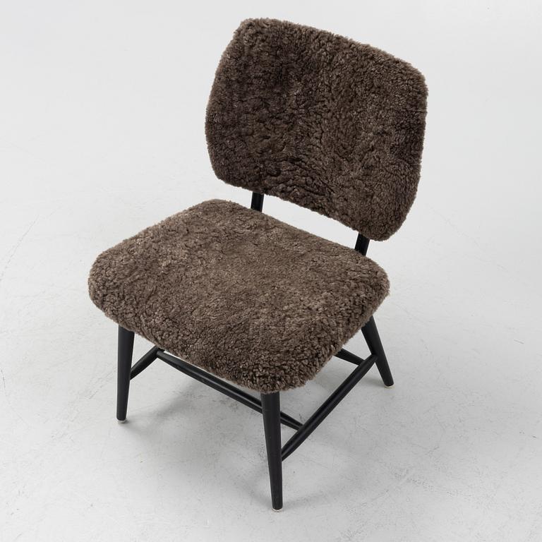 Fåtölj, fårskinn, Engen, Örkelljunga, 1900-talets mitt.