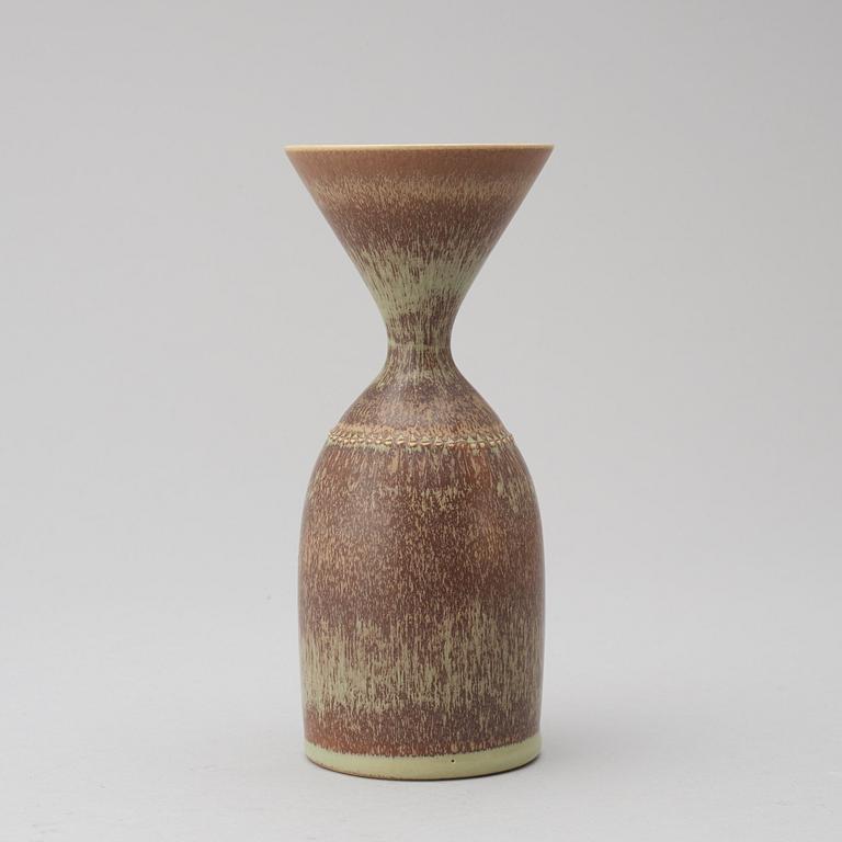 A Stig Lindberg stoneware vase, Gustavsberg Studio 1954.