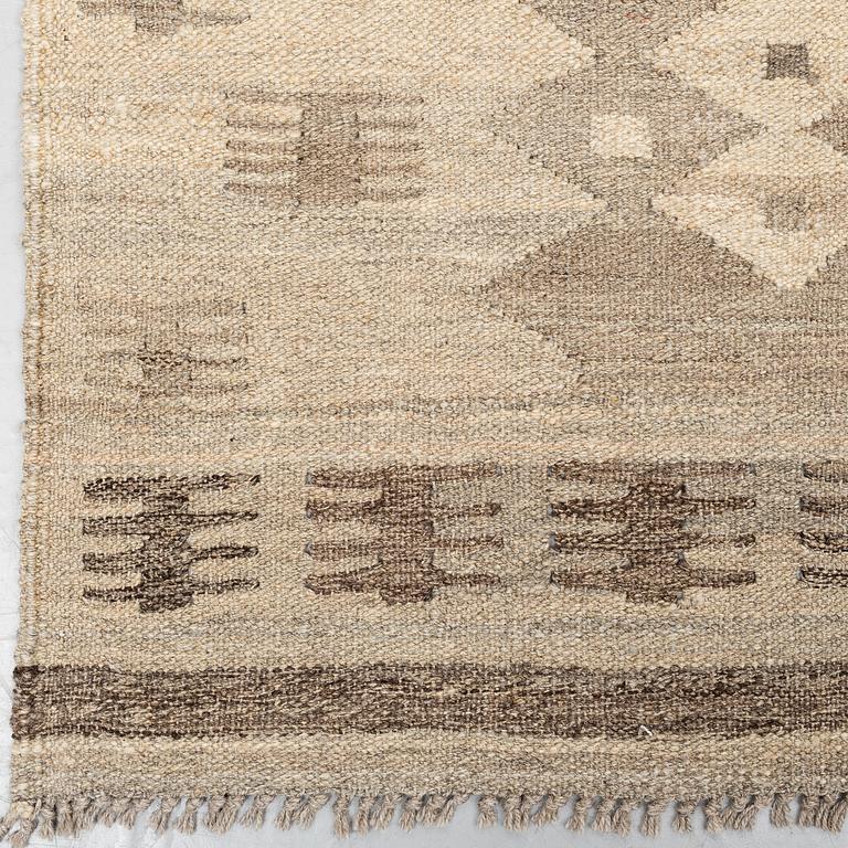 A CARPET, Kilim 248 x 171 cm.