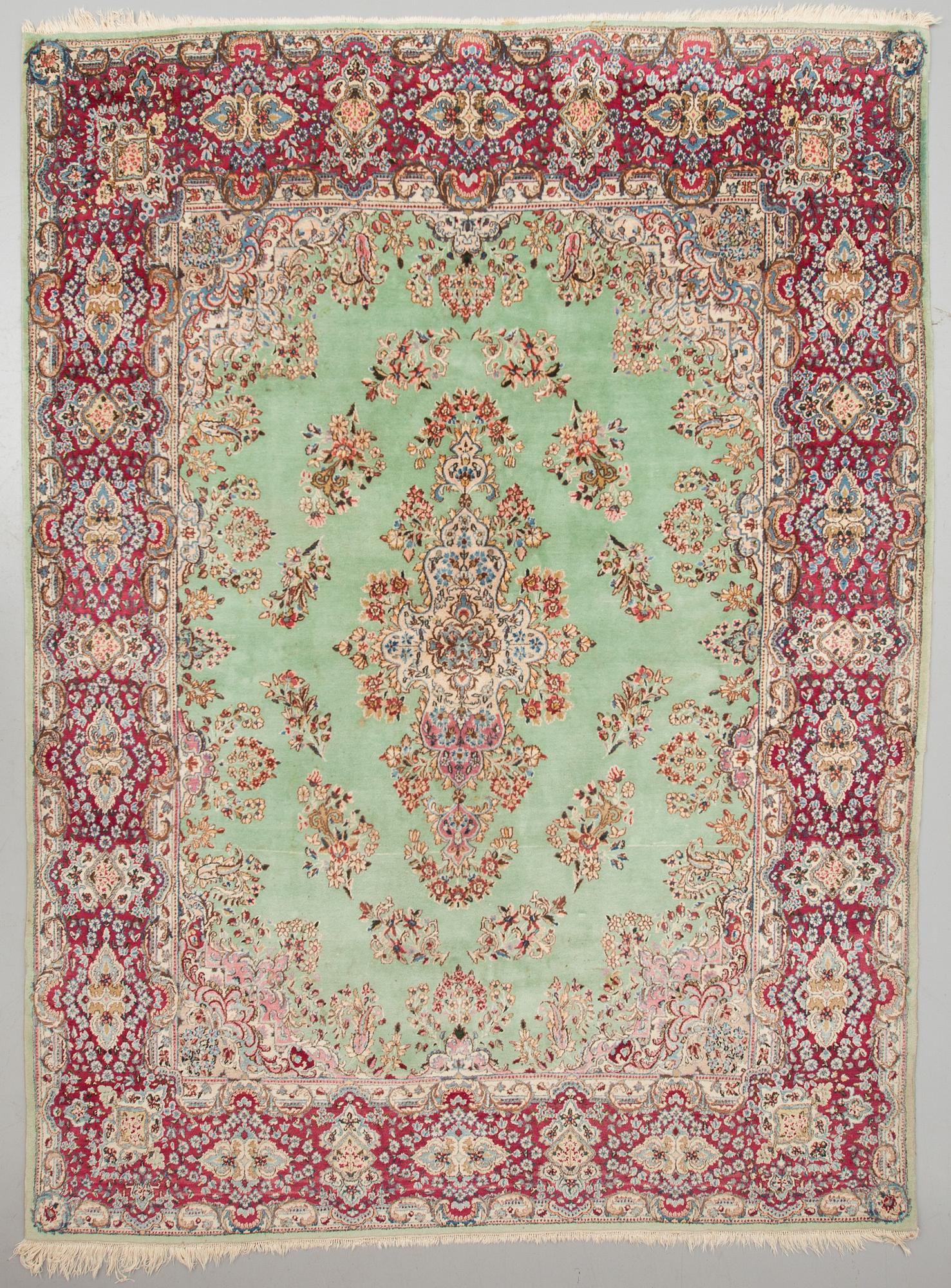 MATTA. Old/semiantik, Kirman. Ca 359 x 267 cm.
