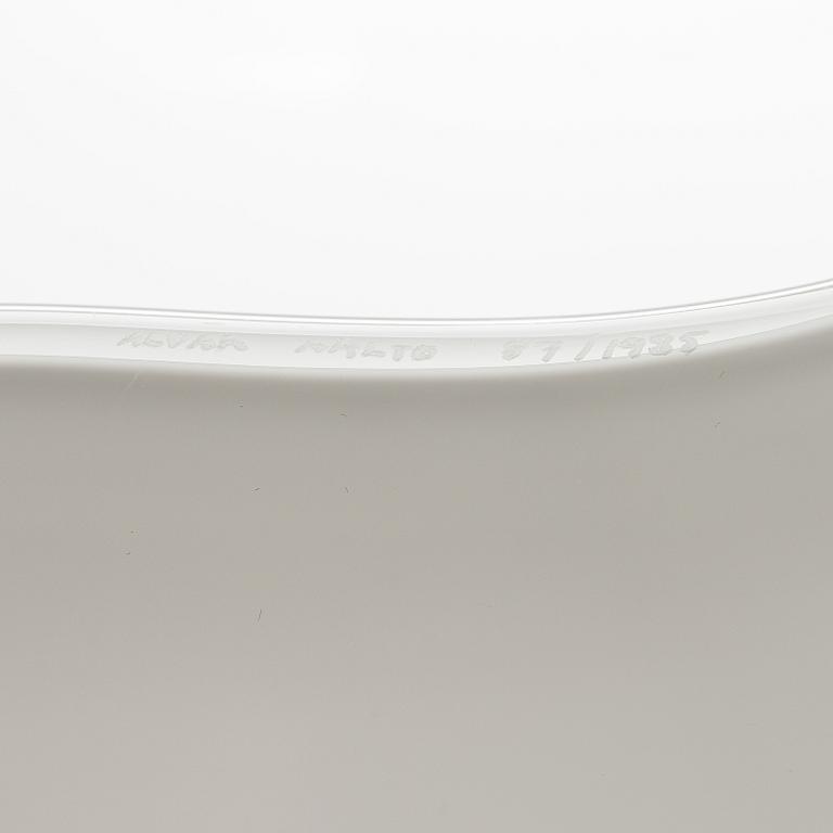 Alvar Aalto, A '3028' dish signed Alvar Aalto Iittala, 87/1985.