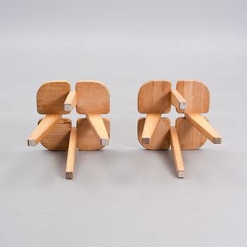 LISA JOHANSSON-PAPE, A PAIR OF STOOLS. Apila. Oy Stockmann Ab, Keravan puusepäntehdas. 1970/80´s.
