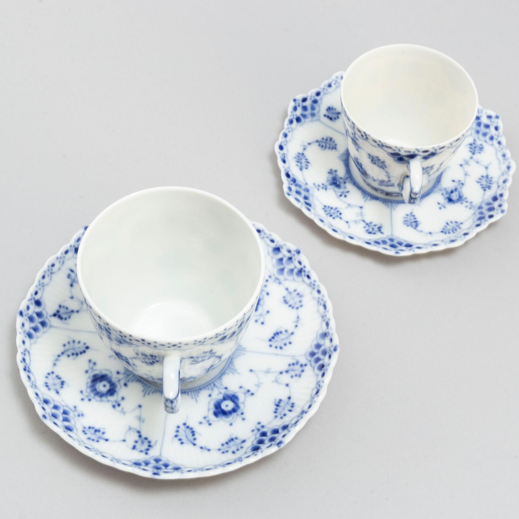ROYAL COPENHAGEN, kaffeservis, 27 delar, "Musselmalet" helblond.