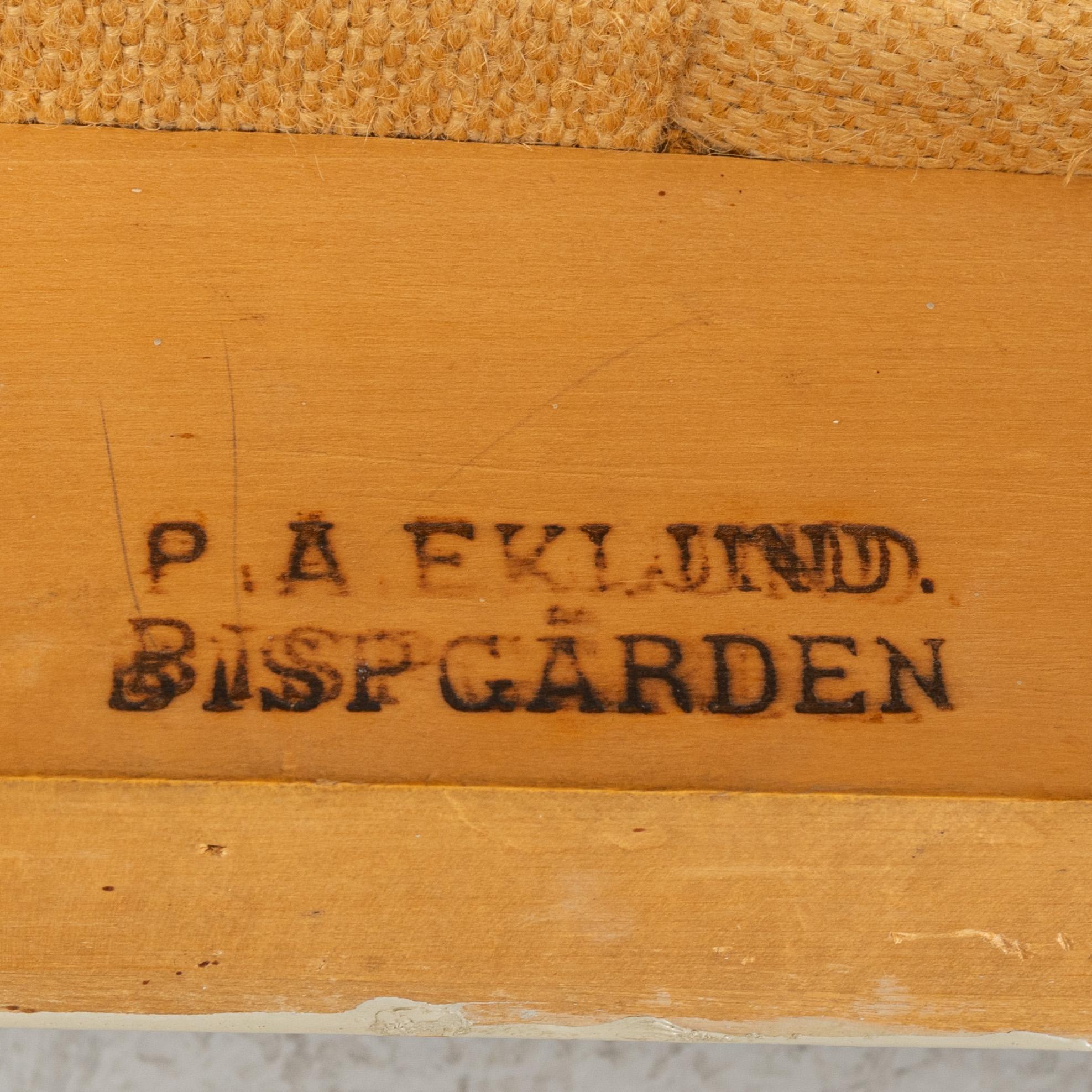 A Gustavian style 6-piece furniture suite, P.A. Eklund Bispgården, mid 20th Century.