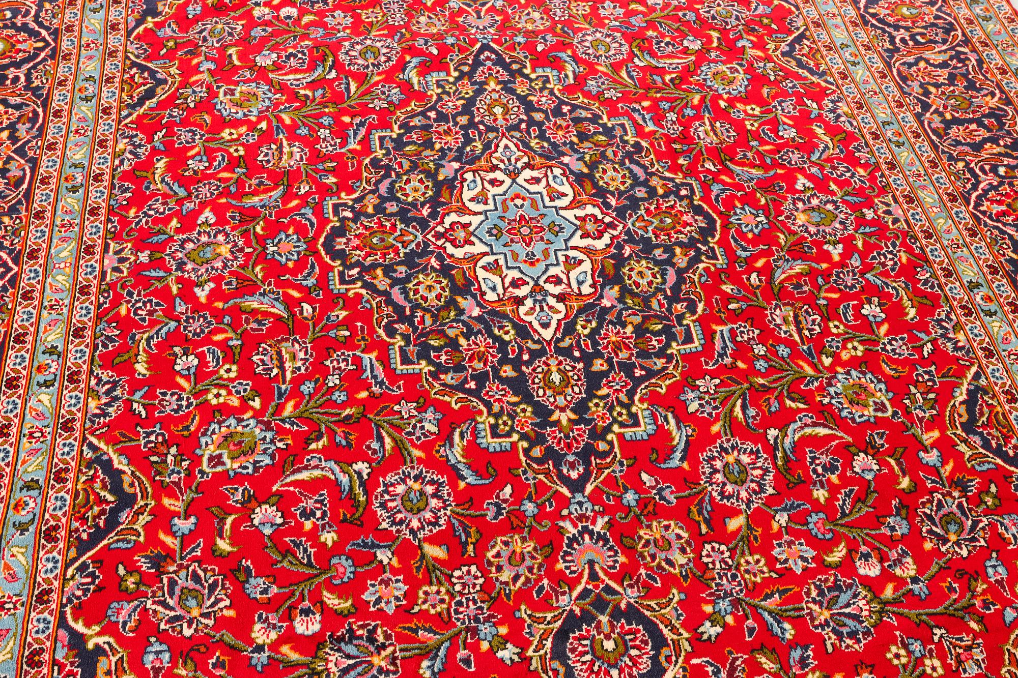 Matta, Keshan, ca 365 x 238 cm.