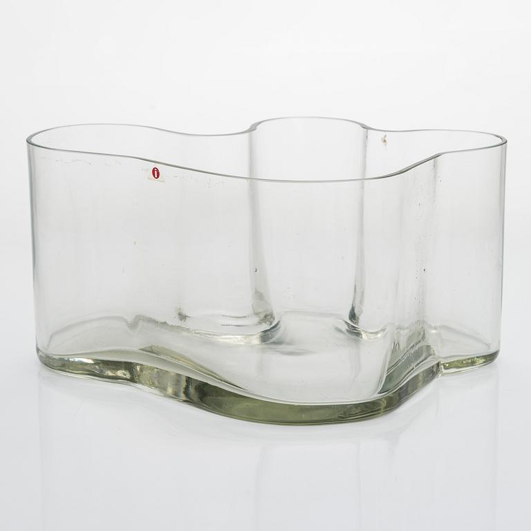 Alvar Aalto, a '3031' vase signed Alvar Aalto. Iittala 1950s.