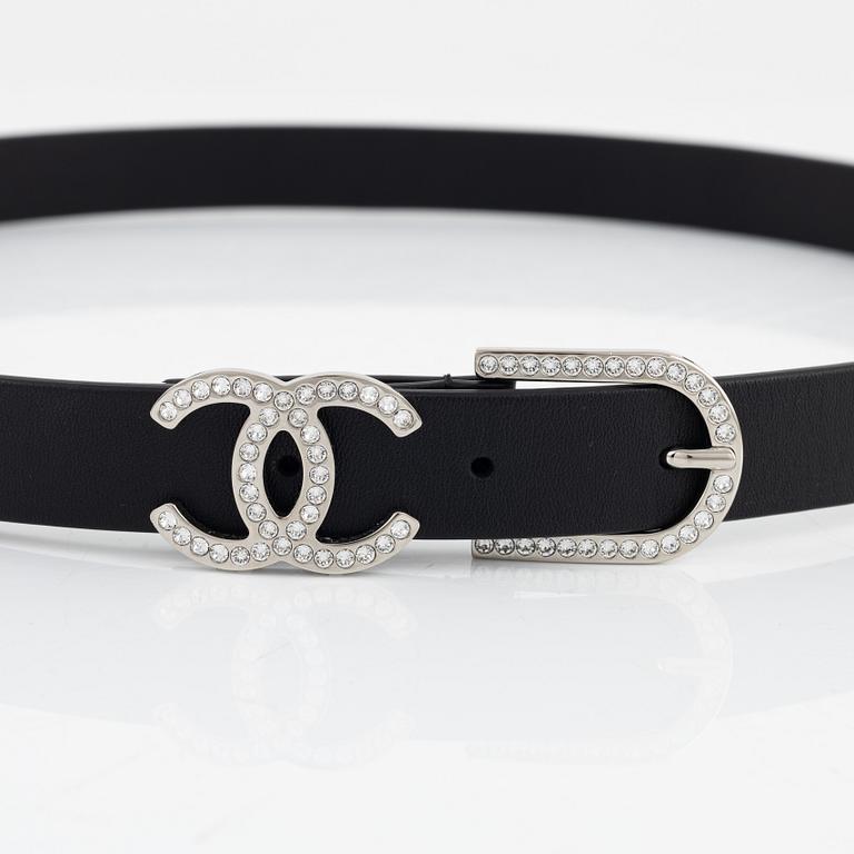 Chanel, A crystal "CC" black leather belt, size 85.
