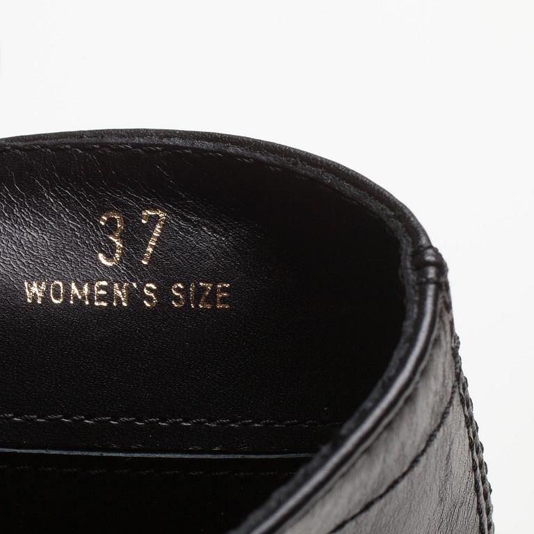 SKOR, Tod's.