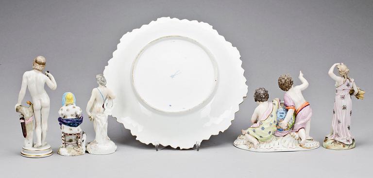 FIGURINER OCH FAT, 5+1st, porslin, bl a Meissen och Berlin, 1800-tal.