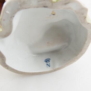 Figurin Neapel-liknande märke 1900-talets första hälft porslin.