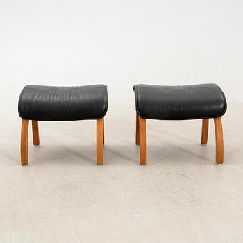 Jahn Aamodt armchairs, a pair with footstools "Easy" for Conform, late 20th century/early 21st century.