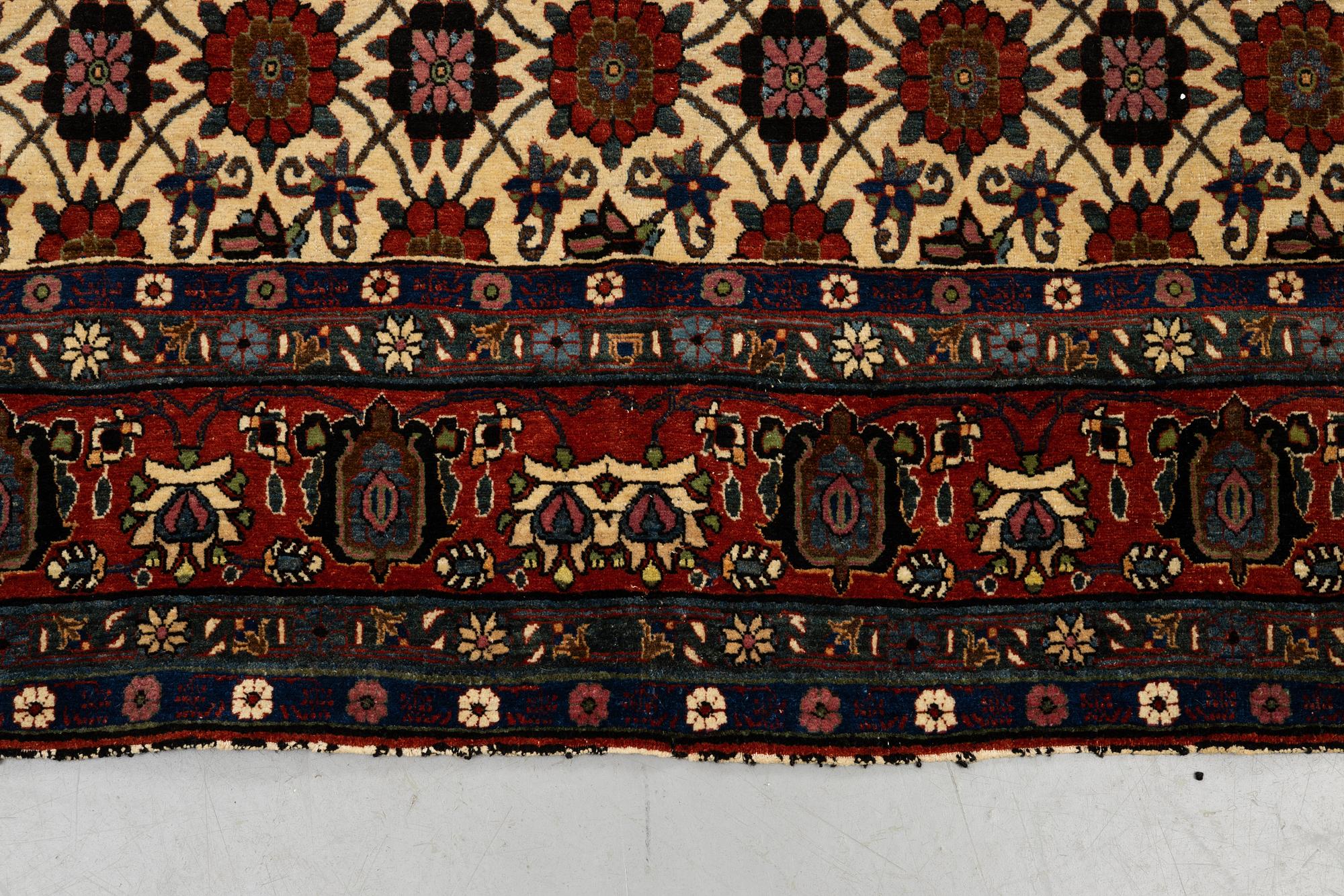 A carpet, semi-antique Veramin, ca 300 x 204 cm.