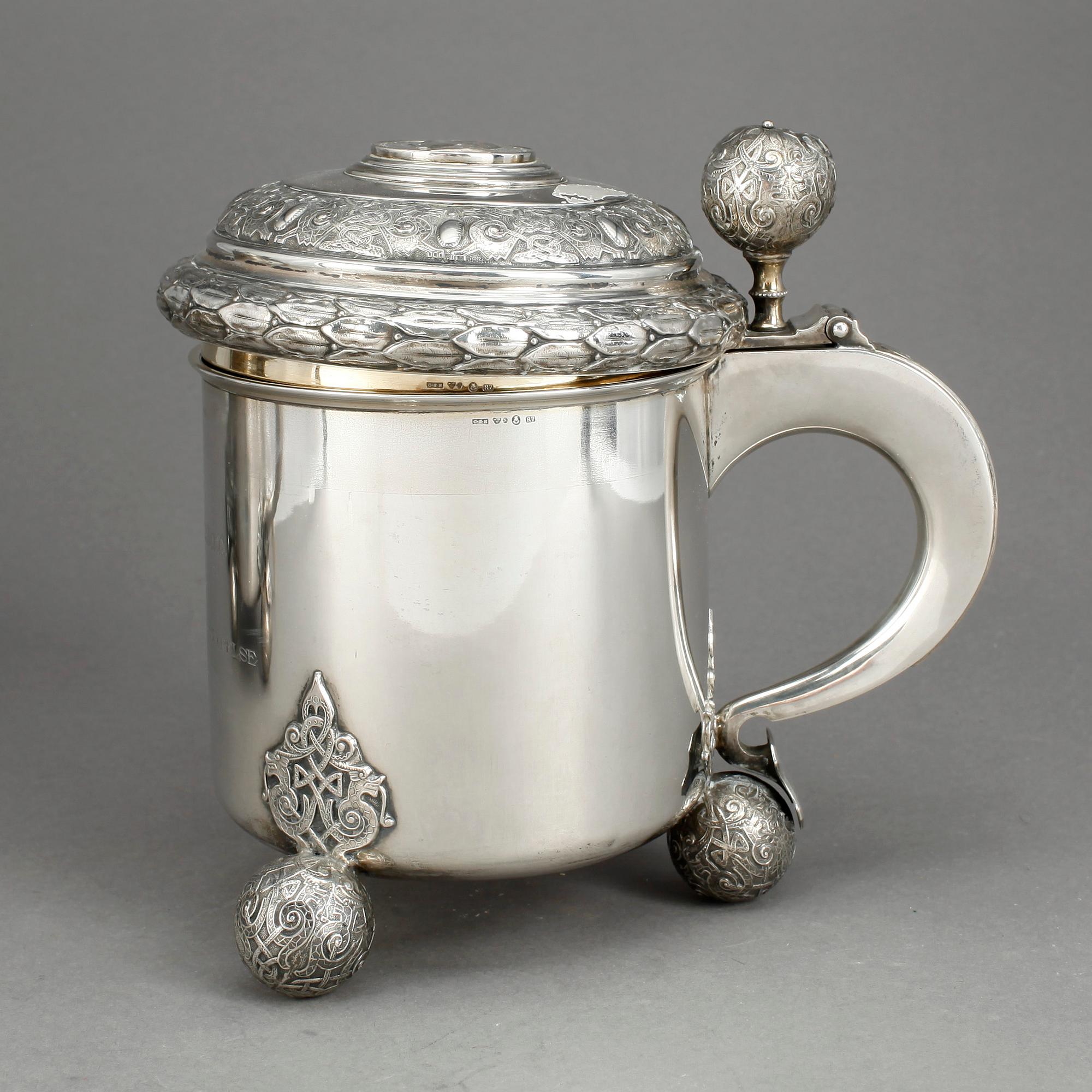 DRYCKESKANNA, silver, C G Hallberg, Stockholm 1919, Barockstil. 874 gram.
