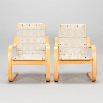 Alvar Aalto, fåtöljer, ett par, modell 406 för Artek, 1980-tal.