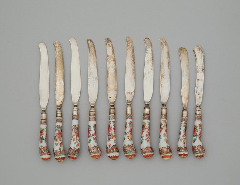 Bestick, 28 stycken, med porslinskaft. Qingdynastin, Qianlong (1736-95).