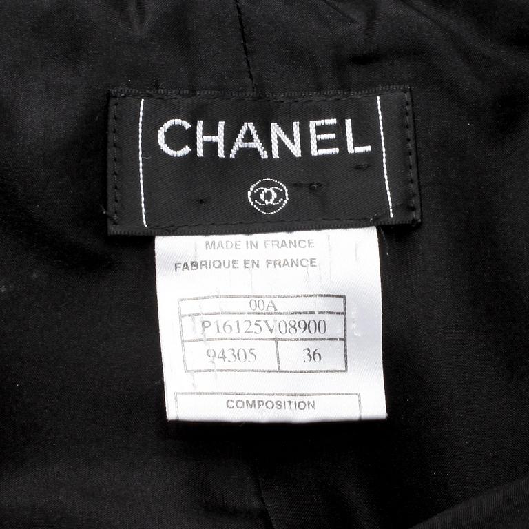 CHANEL, a pair of black and cashmere wool pants. Size 36.
