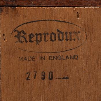 SÄNGBORD, ett par, 1900-tal.
