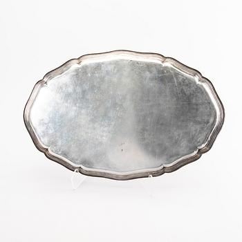 A Swedish 20th century silver serving plate mark of CG Hallberg Stockholm 1940, weight 956 gram.