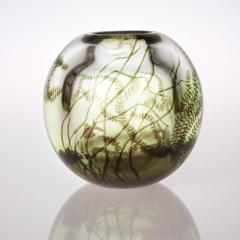 An Edward Hald 'fiskgraal' glass vase, Orrefors 1938.