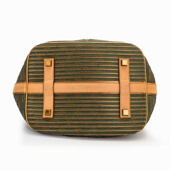 Louis Vuitton, an "Eden Neo" bag.