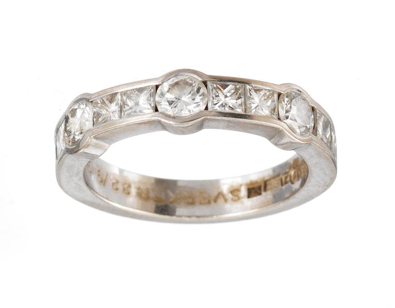 RING, briljant- och prinsesslipade diamanter, tot. ca 1.20 ct.