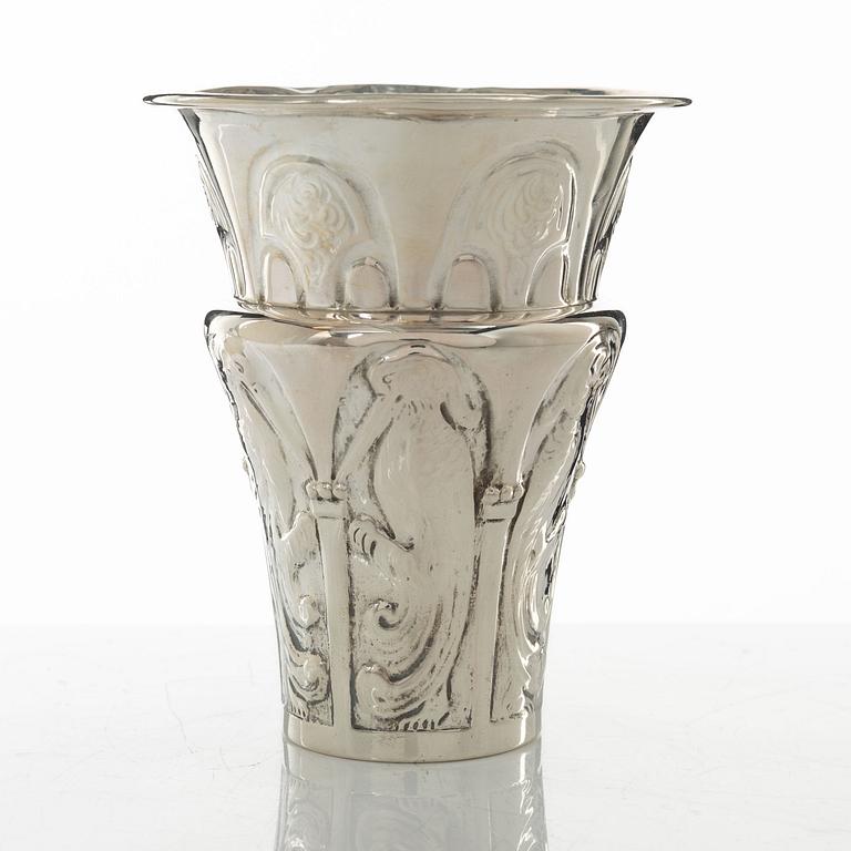 A Swedish silver Art Nouveau cup, mark of CA Sandberg, Helsingborg 1919.