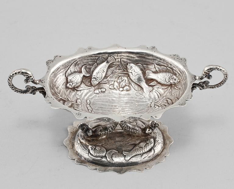 SKÅL PÅ FOT, silver, troligen Spanien, omkring 1900. Vikt 160 g.