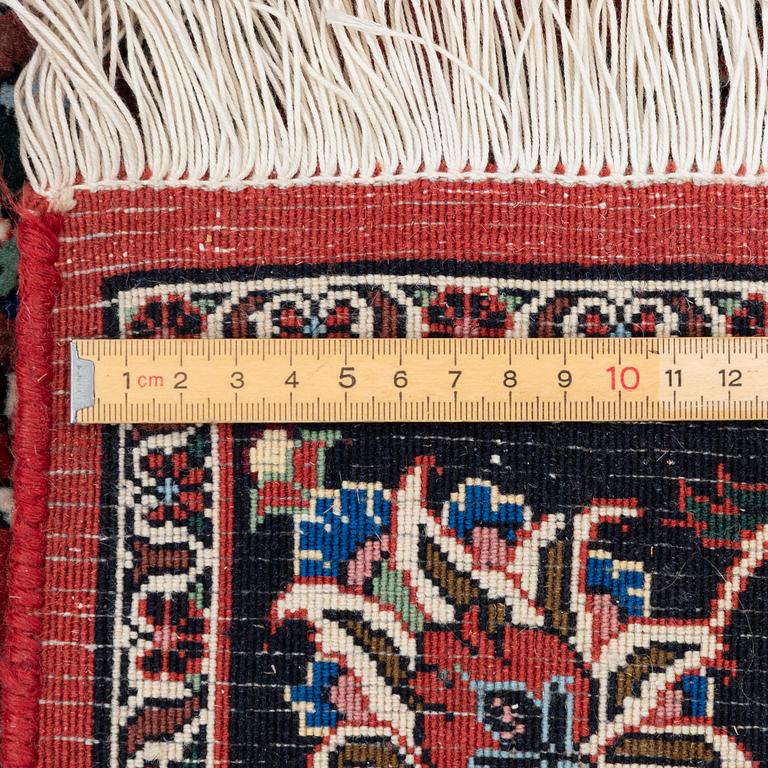 Carpet, Bidjar, approx. 197 x 113 cm.