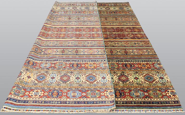 Matto, oriental, ca 395 x 300 cm.
