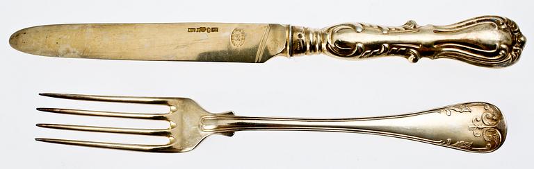 KNIVAR SAMT GAFFLAR, 6+6, silver resp nysilver, Möllenborg-Feron resp CR Carlström, 1860-tal resp tidigt 1900-tal.