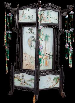 TAKLYKTA, Kina, 1800/1900-tal. Höjd ca 74 cm.