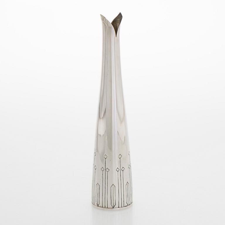 Anna-Greta Eker, Vase, silver, Auran Kultaseppä, Turku 1967.