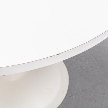 Yrjö Kukkapuro, a table and a set of six chairs.