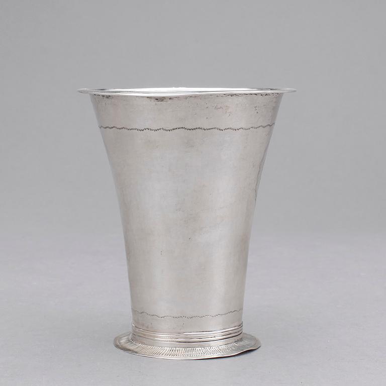 BÄGARE, silver, Carl Kåhre, Halmstad, 1800. Vikt ca 67 gram.