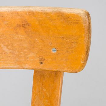 Alvar Aalto, stolar, ett par, modell 69, O.Y. Huonekalu- ja Rakennustyötehdas A.B. 1900-talets mitt.