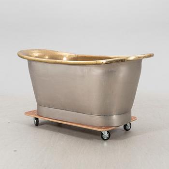 A brass tub from Gamla Mejeriet around 2015.