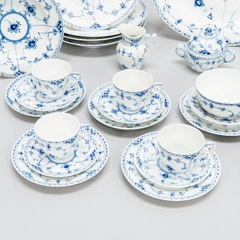 ROYAL COPENHAGEN, servisdelar, 21 st, "Musselmalet", porslin.