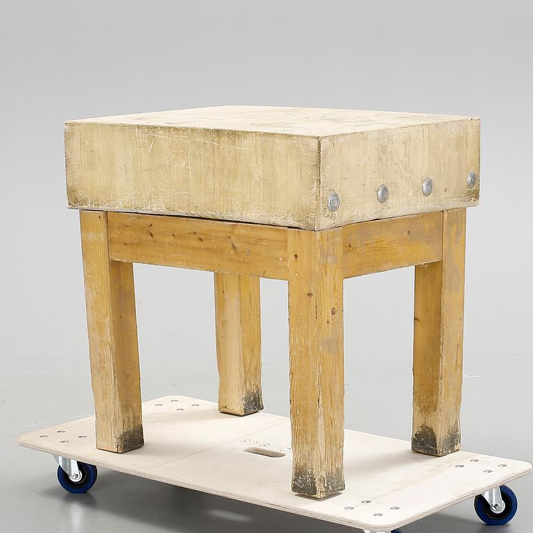 HUGGKUBBE, 1900-talets andra hälft.