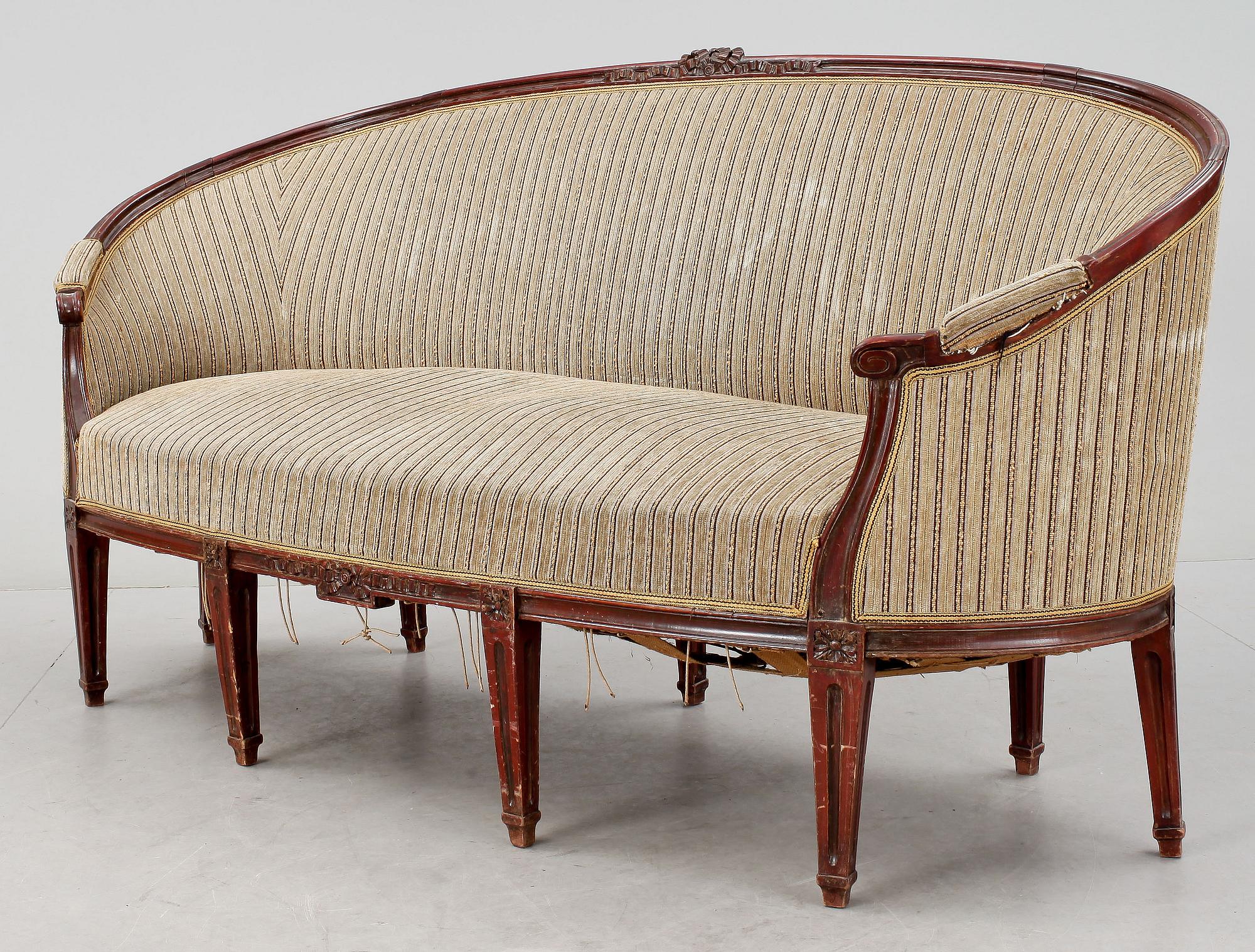 BADKARSSOFFA, gustaviansk stil, 1900-talets början.