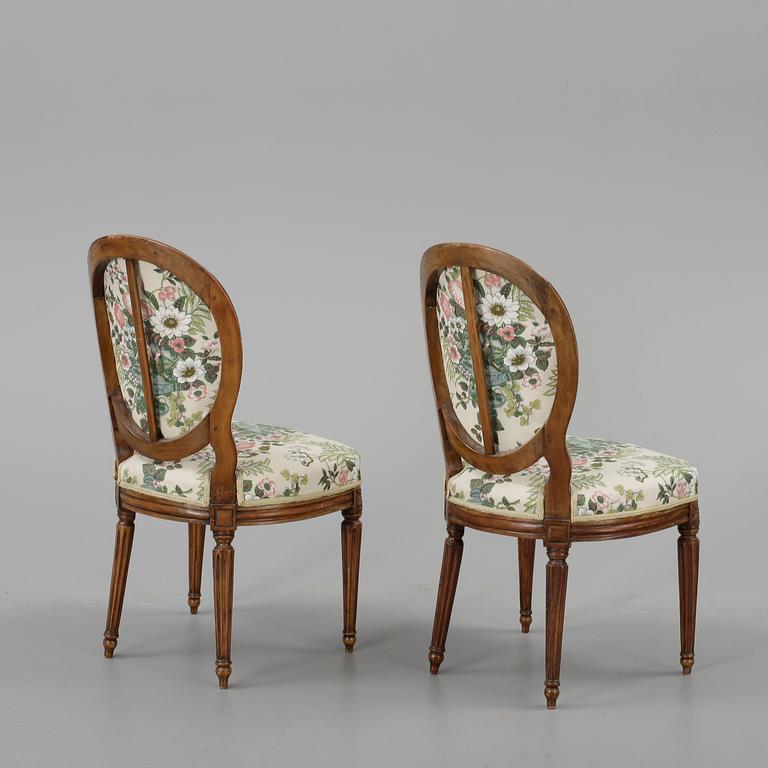 STOLAR, ett par, gustavianska, 1700-talets slut.