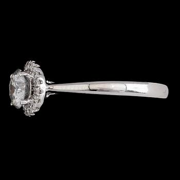 RING, 18 k vitguld, briljantslipade diamanter tot ca 0.86 ct.