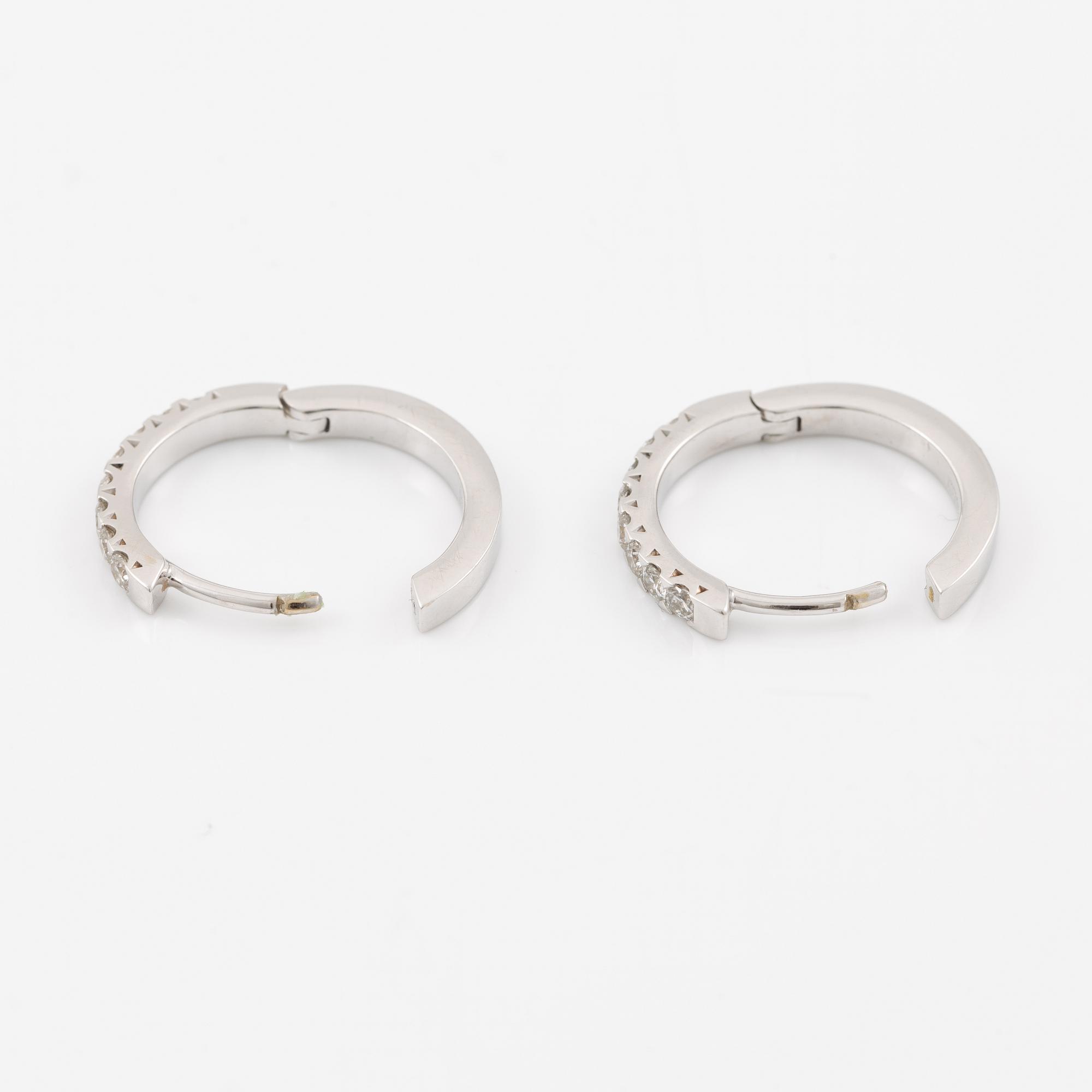 Ett par örhängen 18K vitguld med flanderslipade diamanter.