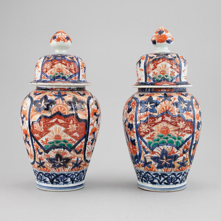 A pair of imari vases with covers, Japan, Meiji (1868-1912).