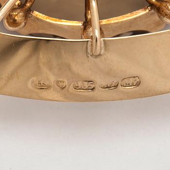 Helge Narsakka, riipus/rintaneula, 14K kultaa, savukvartsi, 1965.