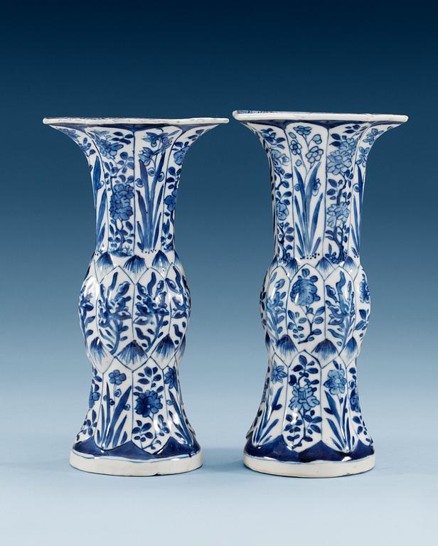 Two blue and white trumpet vases, Qing dynasty, Kangxi (1662-1722).
